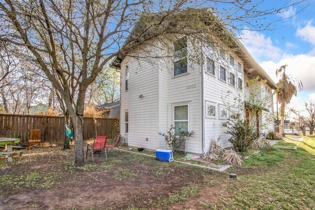 Foto del edificio - 4501 Depew Ave
