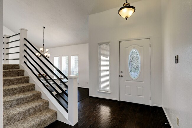 Foto del edificio - 121 Misty Brook Ln