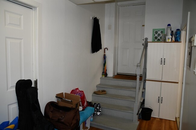 Building Photo - 203 Academy St