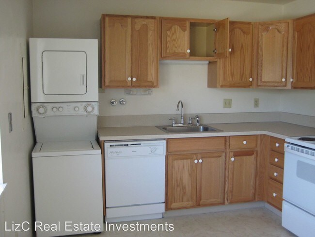 Building Photo - 1725 SE Linn St