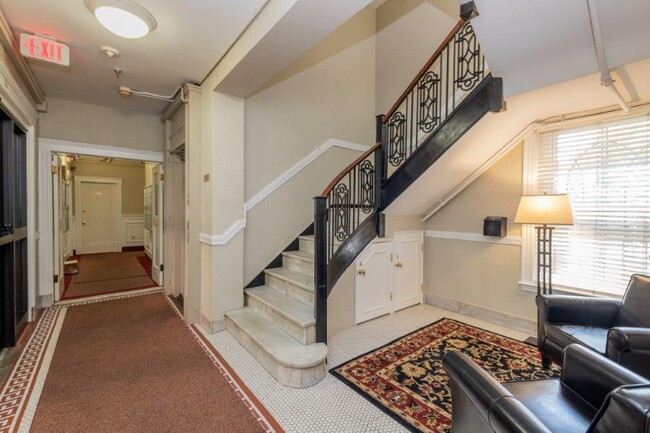 Building Photo - 49 Worthington St