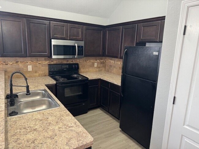 Foto del edificio - Charming 2 bedroom 2 bathroom Duplex in Charleston