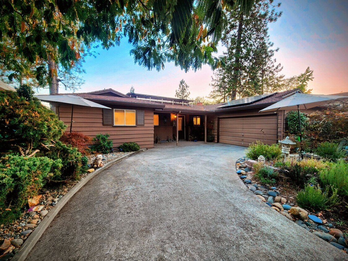 Foto principal - 820 Blue Bell Ct