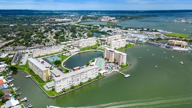 Foto del edificio - 4725 Cove Cir