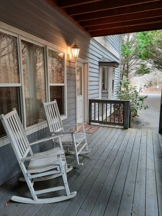 Primary Photo - $1,800 - 2 Bed / 2 Bath Furnished Luxury C...
