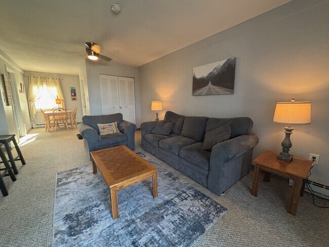 Building Photo - 178 Treetop Cir