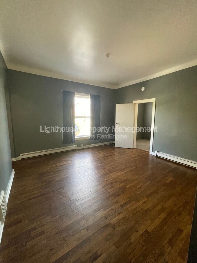 Foto del edificio - 809 W Cedar St