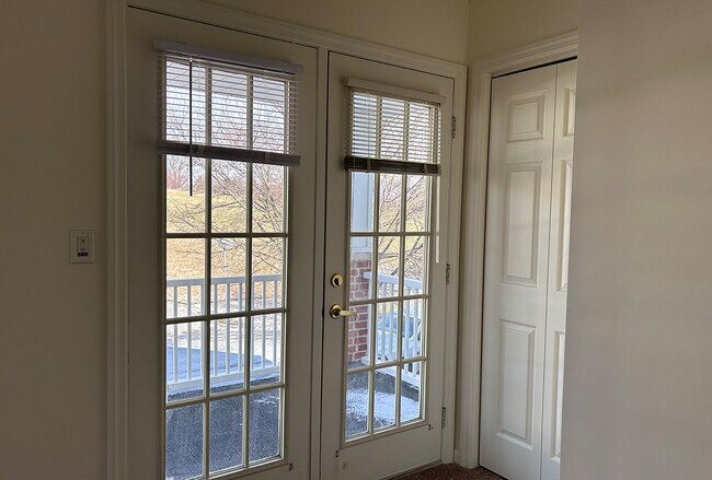 Puertas al porche - 405 Blossom Dr