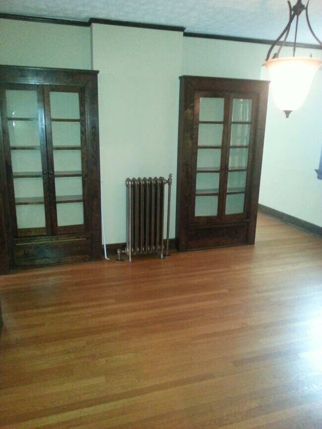 Comedor - 1205 Cornell Dr