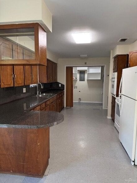 Building Photo - 1719 Vista Chula St