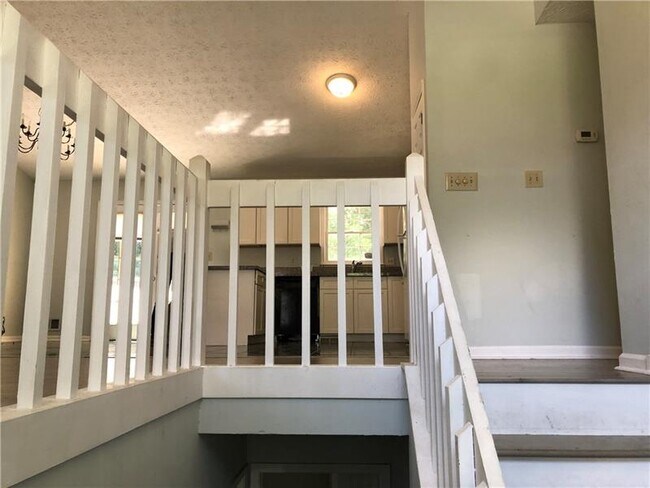 Building Photo - 2385 Waterford Park Dr