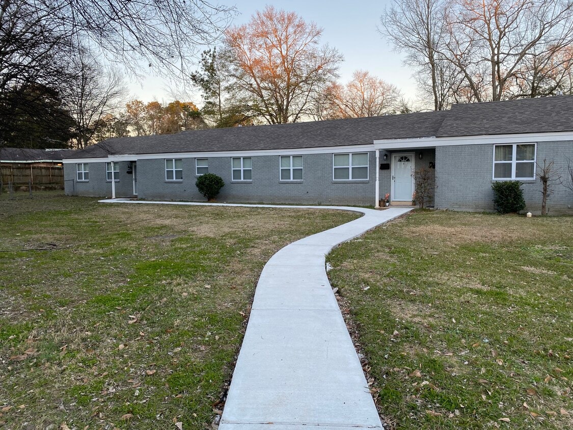 3419 Gilmer Ct, Montgomery, AL 36105 Apartments in Montgomery, AL