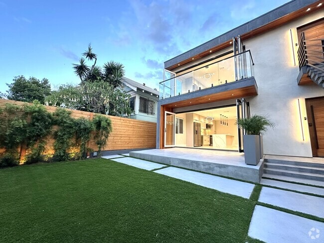 Building Photo - 36 Paloma Ave