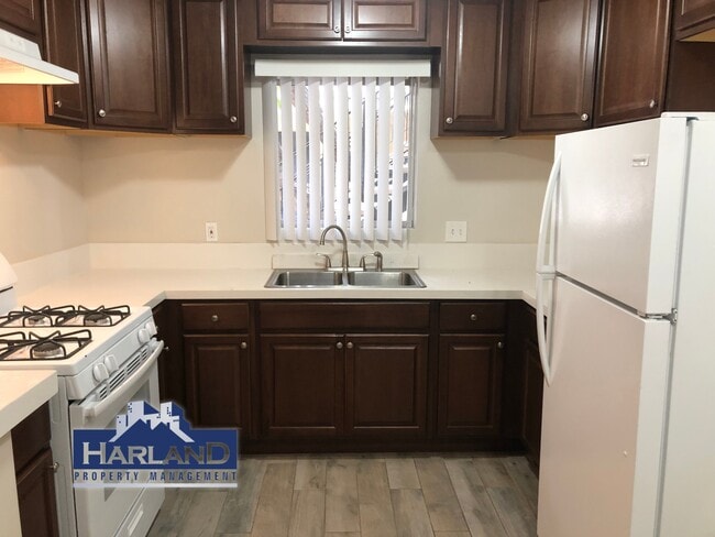 Building Photo - 1043 B Ave