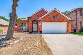 Building Photo - 2755 Honey Suckle Dr