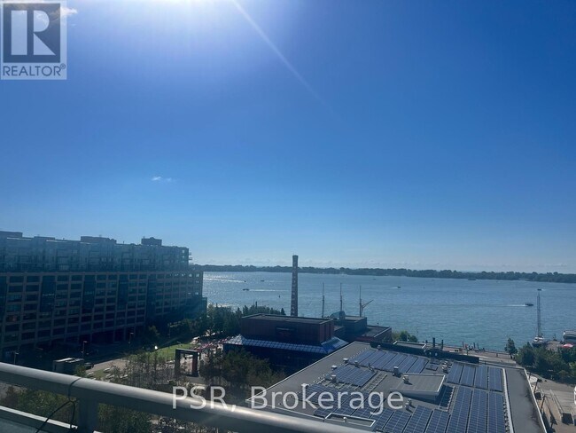 Photo du bâtiment - 228 Queens Quay W