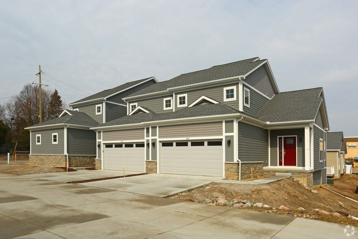 Risdon Heights Apartments in Saline, MI