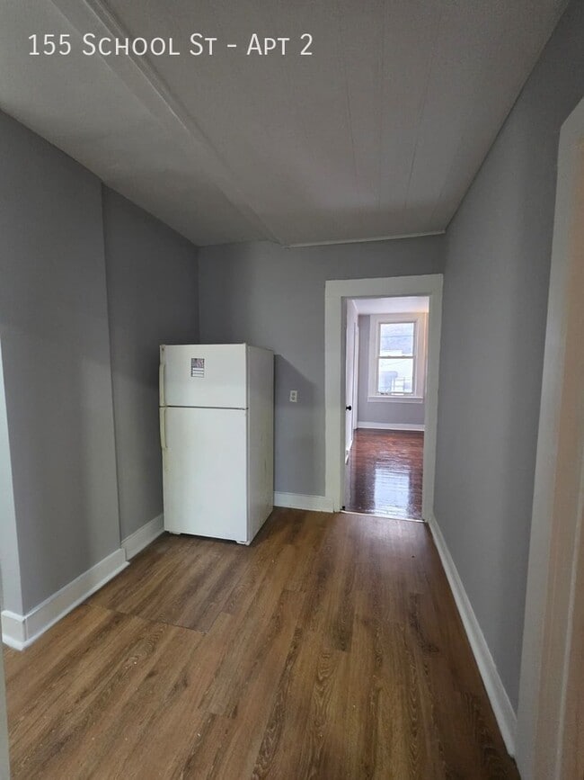 Building Photo - 155 School St