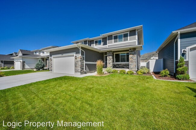 Building Photo - 4 br, 2.5 bath House - 15127 S Revolutiona...