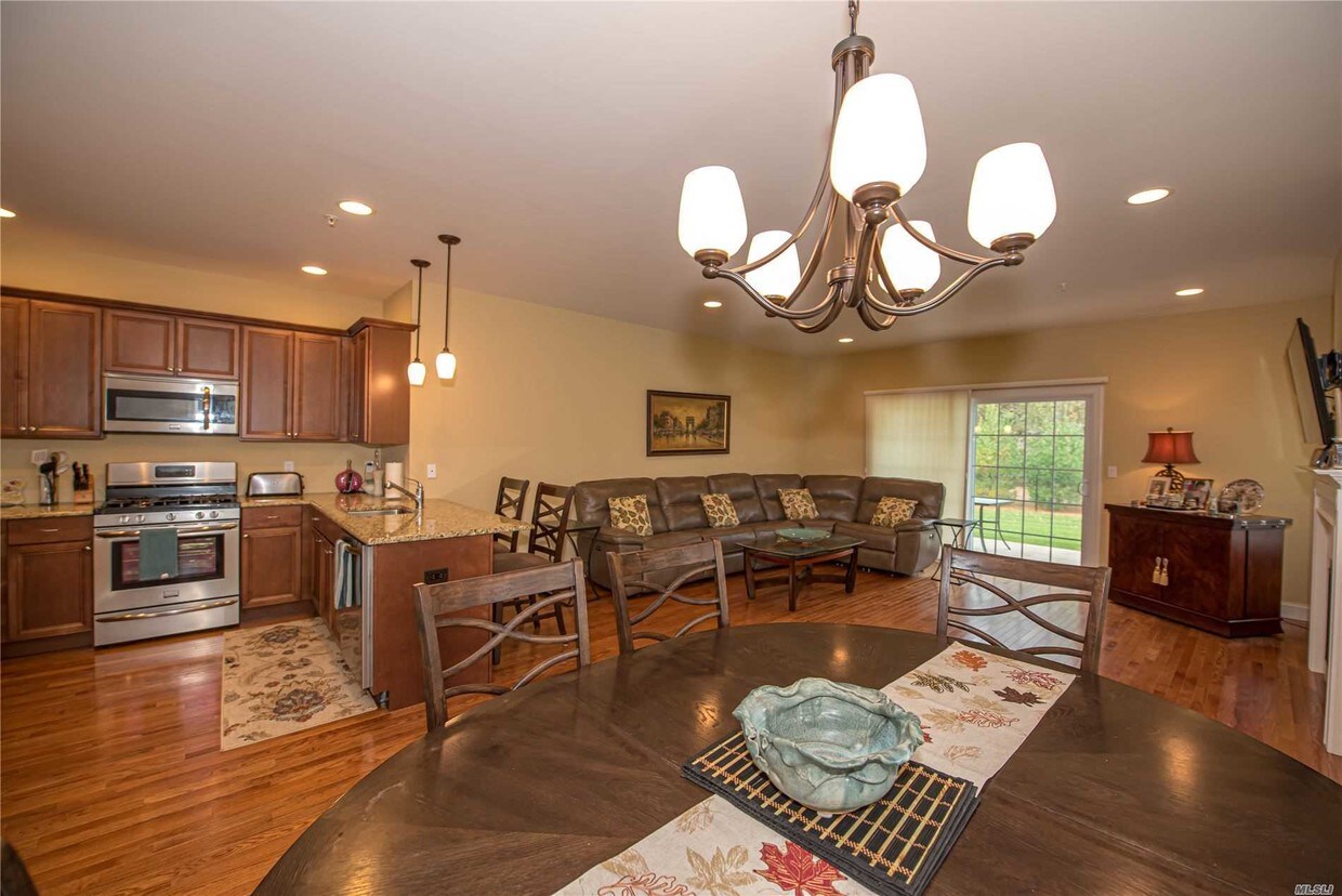 Foto principal - 293 Halley Dr