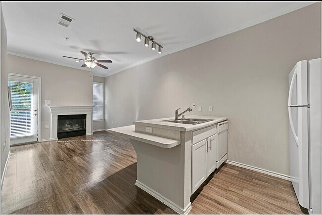 Foto del edificio - 9215 Garland Rd