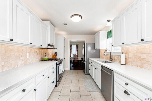 Building Photo - 10859 Cal Rd