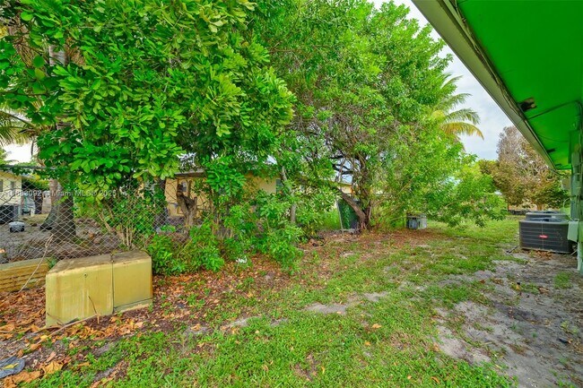 Foto del edificio - 1451 NW 19th St