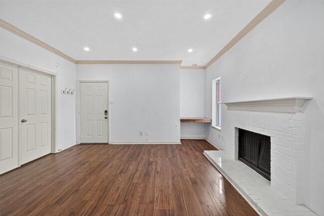 Foto del edificio - 4041 Drake St