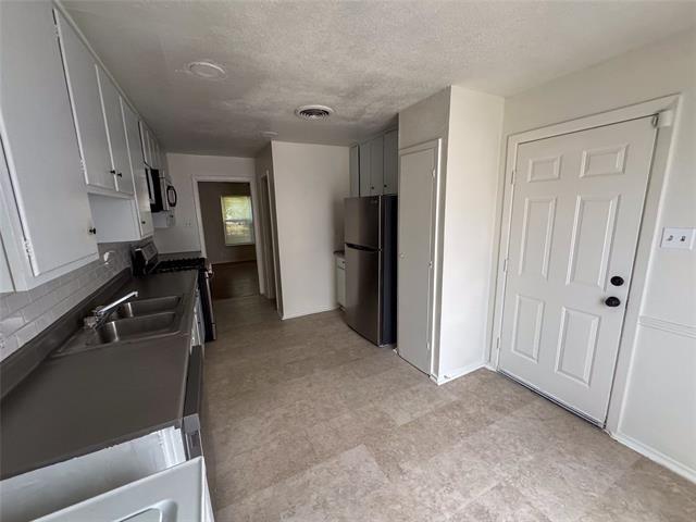 Building Photo - 60 Pershing Dr