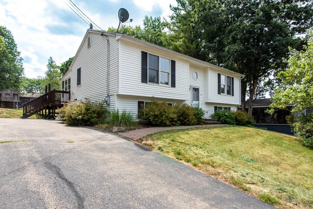 Primary Photo - 35 Dogwood Dr
