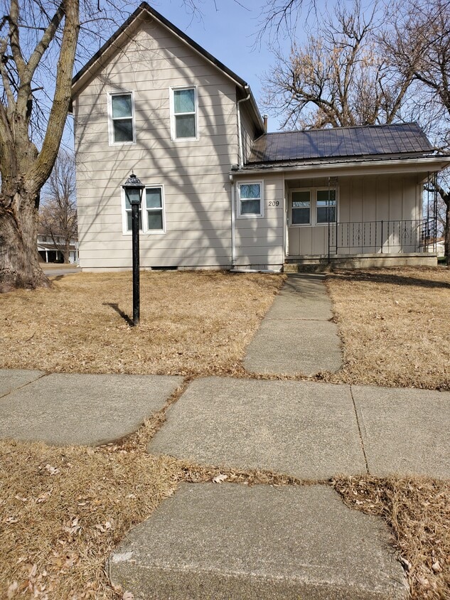 209 8th St, Alton, IA 51003 House Rental in Alton, IA