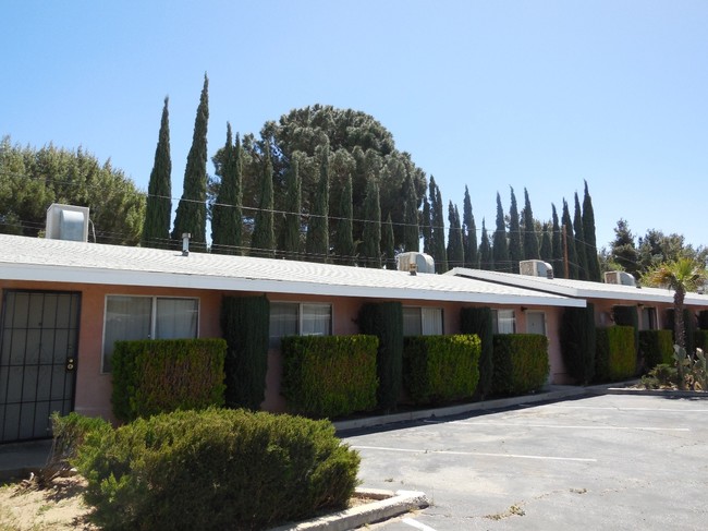 Building Photo - Antelope Lodge Apartments