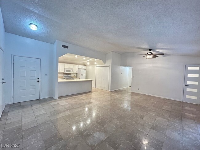 Foto del edificio - 8429 Dunphy Ct