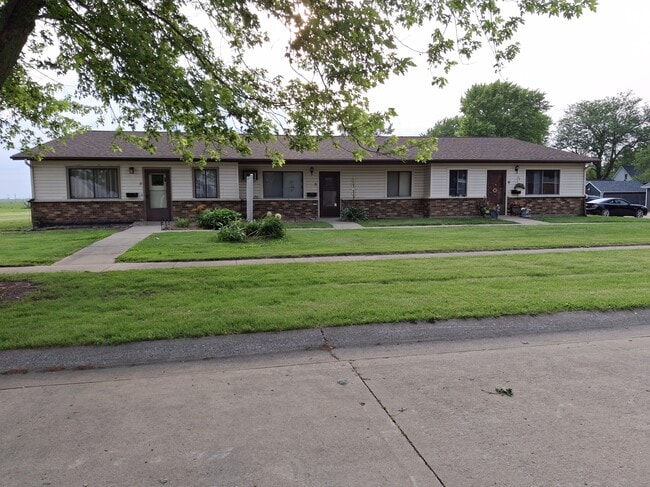 Building Photo - 340 S Rowe Ln