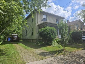 Building Photo - 624 W Highland Ave