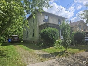Building Photo - 624 W Highland Ave