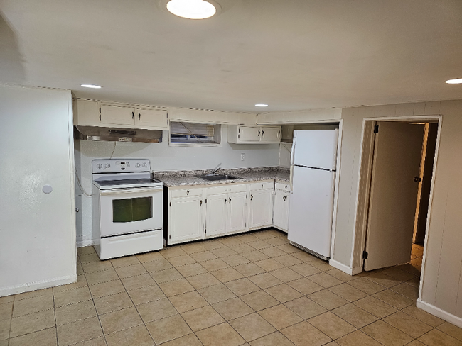 Foto del edificio - 2730 Maple Ave