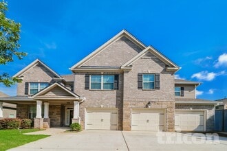 Building Photo - 910 Southfork Dr