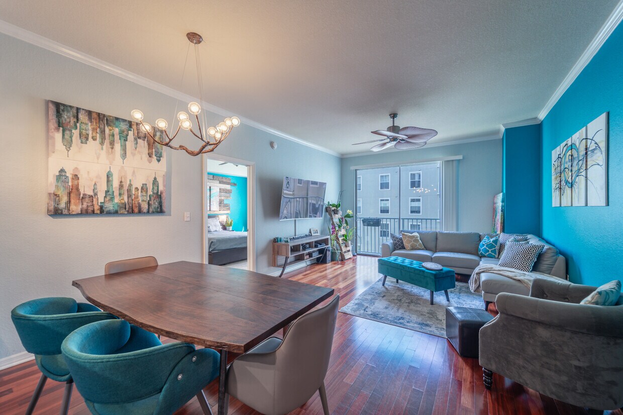Open living space - 700 S Harbour Island Blvd