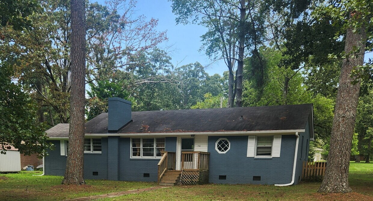 Foto principal - 700 Bragg Cir