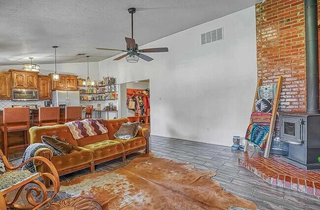 Foto del edificio - 125 SE Churchill Way