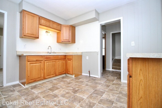 Foto del edificio - 3 br, 1 bath House - 12440 Carrington Ave