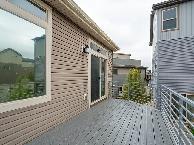 Building Photo - 6585 John Muir Trl