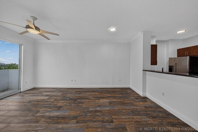 Foto del edificio - 2401 NE 65th St