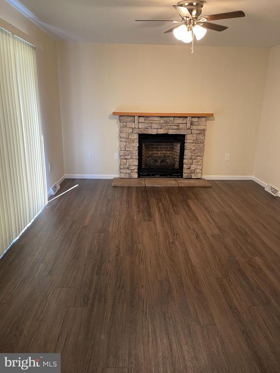 Foto del edificio - 8850 Grovers Turn Ln