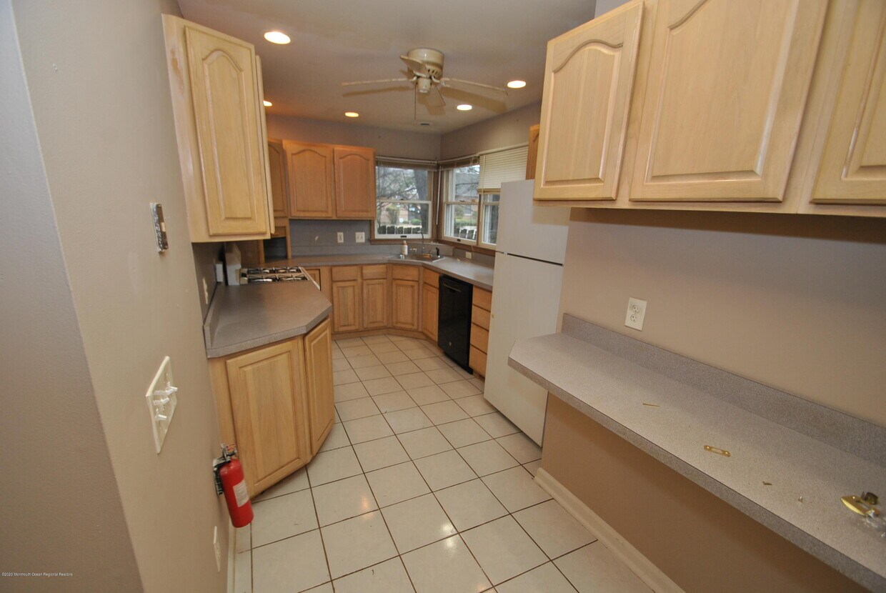 9 Oliver St, Toms River, NJ 08755 Townhome Rentals in Toms River NJ