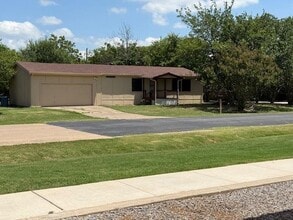 Building Photo - 413 Ashley Ln