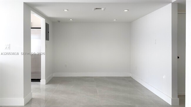 Foto del edificio - 18051 Biscayne Blvd