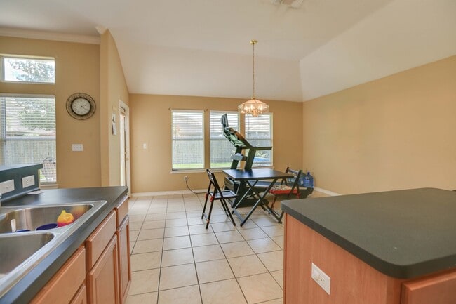 Building Photo - 5933 Brightwood Dr