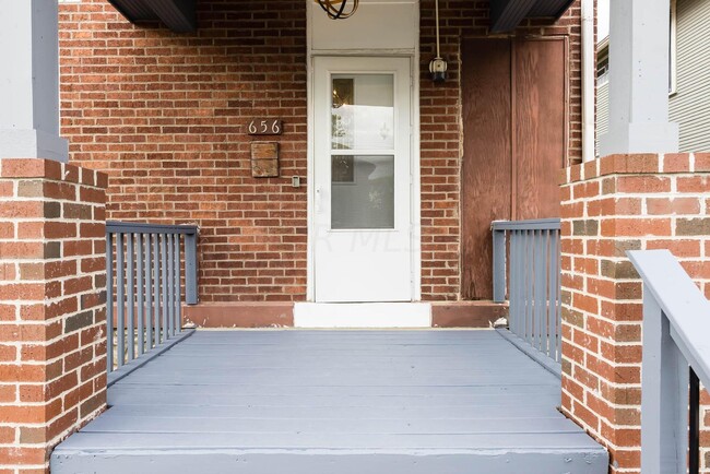 Front door - 656 Siebert St